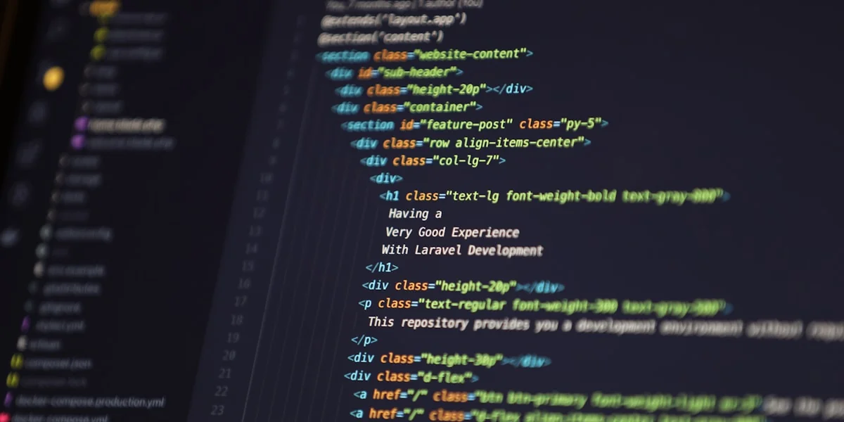 KI-gestützter Code-Review-Prozess auf einem modernen Entwickler-Bildschirm