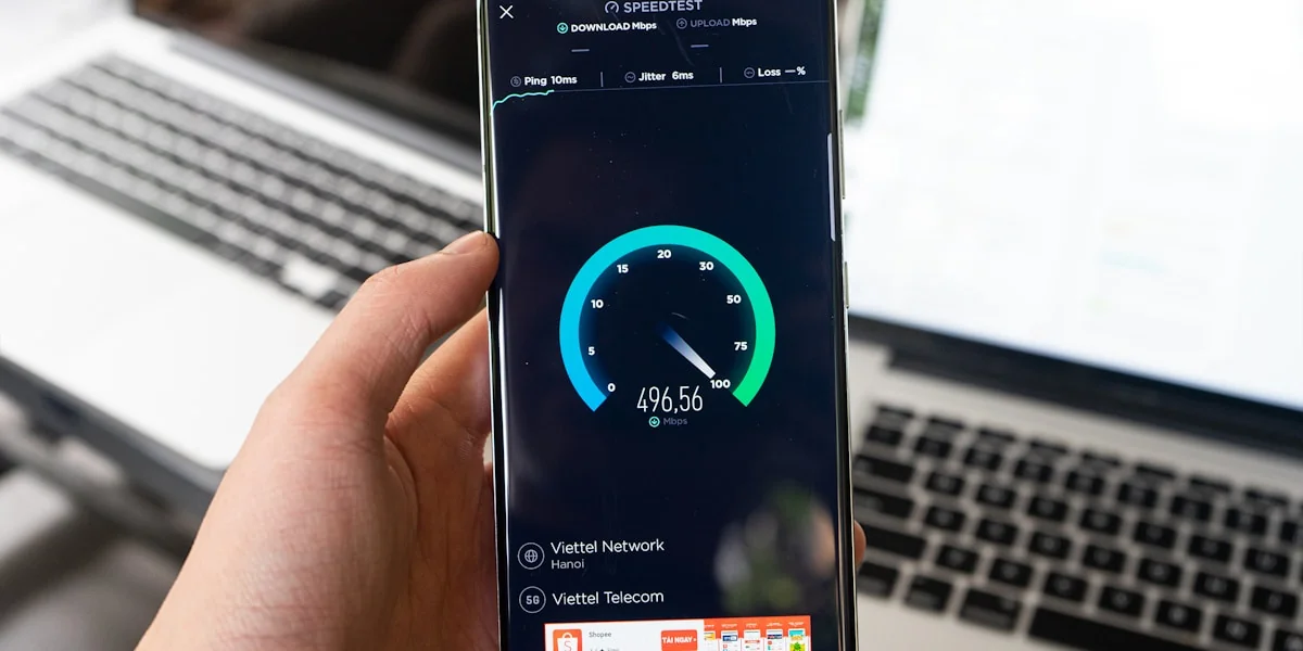 black samsung android smartphone displaying icons