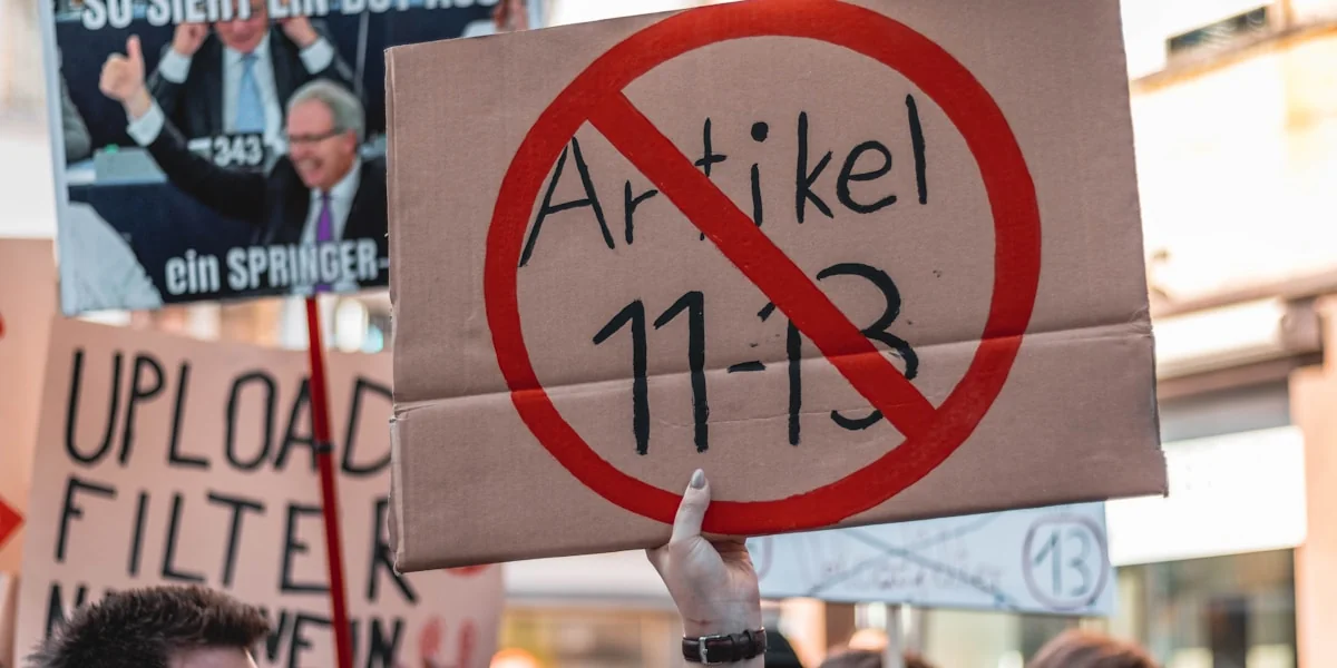 people protest during daytime