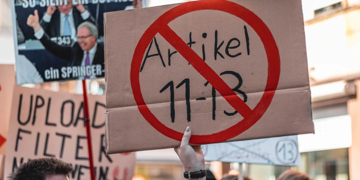 people protest during daytime