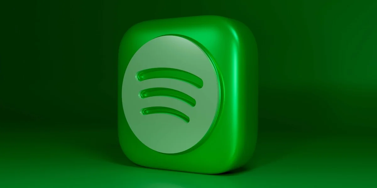 a green square shaped object with a green background