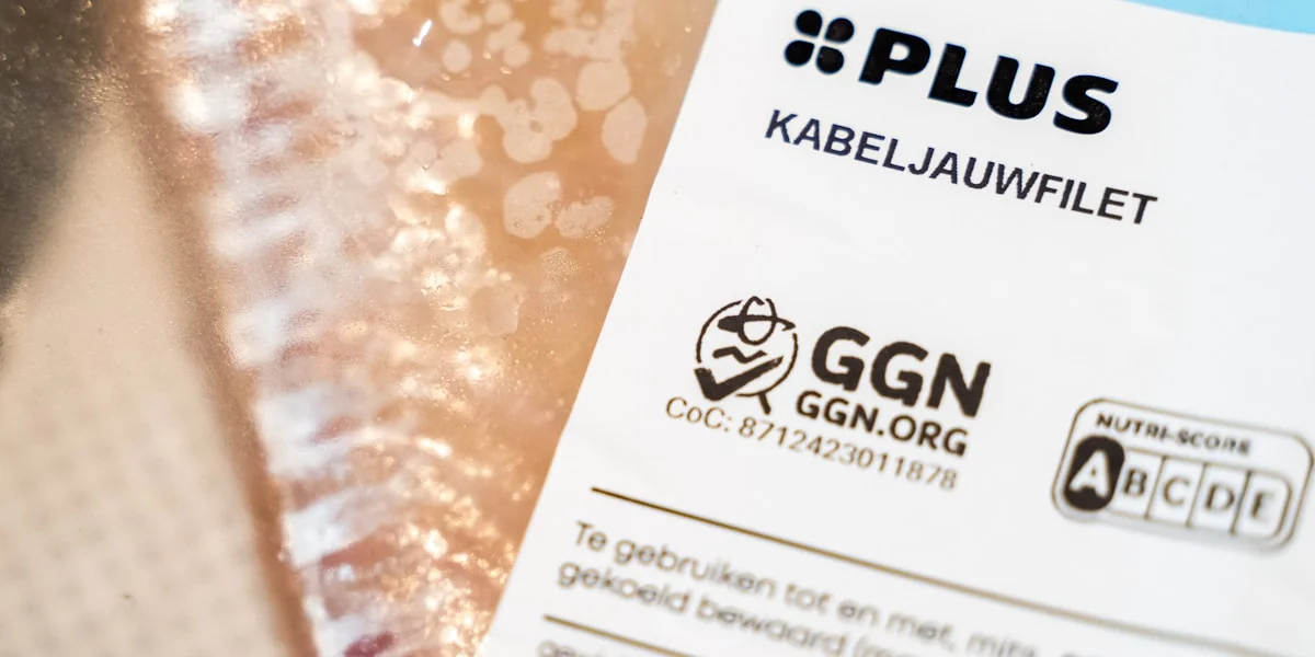 Plus cod fillet label with ggn certification and nutritional score.