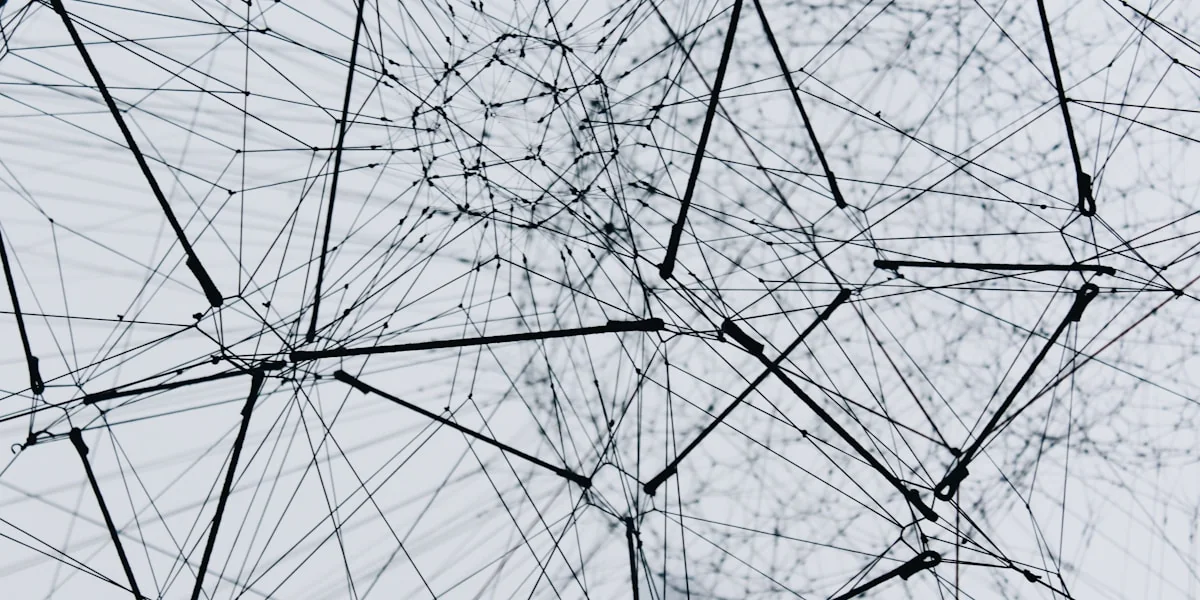 Netzwerk aus leuchtenden Knotenpunkten und Verbindungslinien